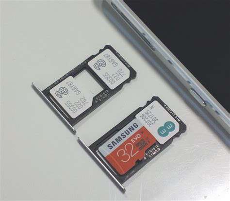 hybrid dual sim slot